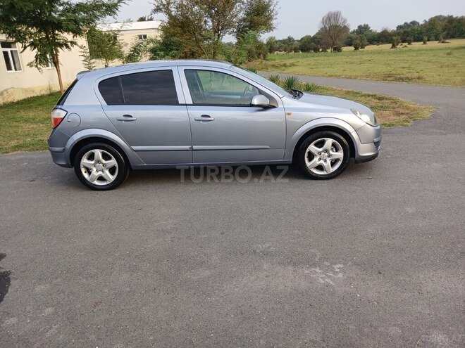 Opel Astra 2006, 230,000 km - 1.4 l - Qax