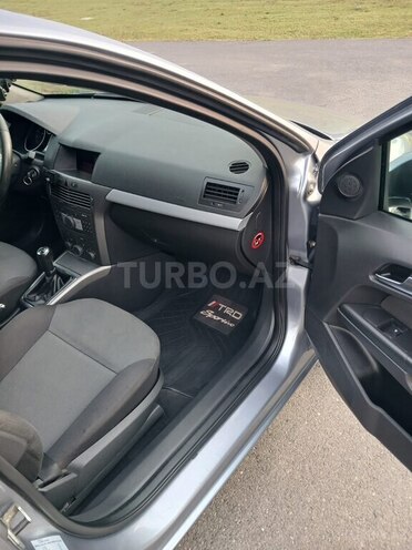 Opel Astra 2006, 230,000 km - 1.4 l - Qax