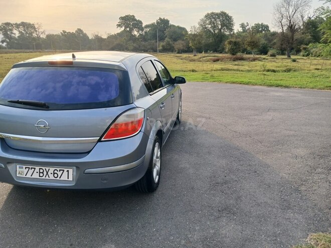 Opel Astra 2006, 230,000 km - 1.4 l - Qax