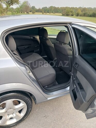 Opel Astra 2006, 230,000 km - 1.4 l - Qax