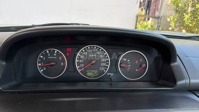 Nissan X-Trail 2004, 285,000 km - 2.2 l - Biləsuvar