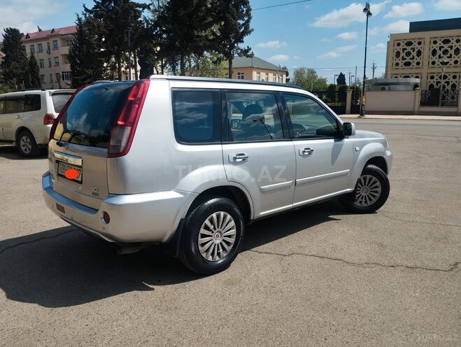Nissan X-Trail 2004, 285,000 km - 2.2 l - Biləsuvar