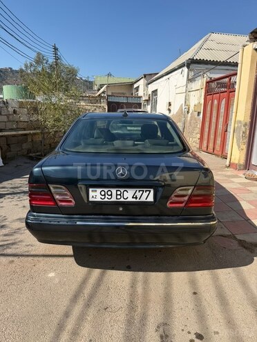 Mercedes E 220 2001, 415,000 km - 2.2 л - Bakı