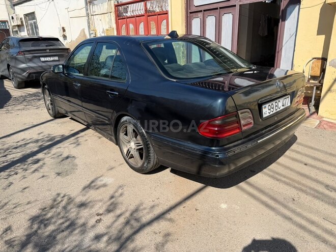 Mercedes E 220 2001, 415,000 km - 2.2 л - Bakı
