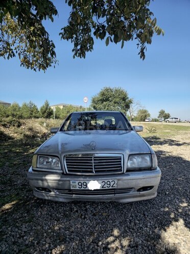 Mercedes C 240 1998, 345,000 km - 2.4 l - Quba