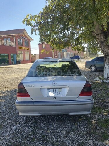 Mercedes C 240 1998, 345,000 km - 2.4 l - Quba
