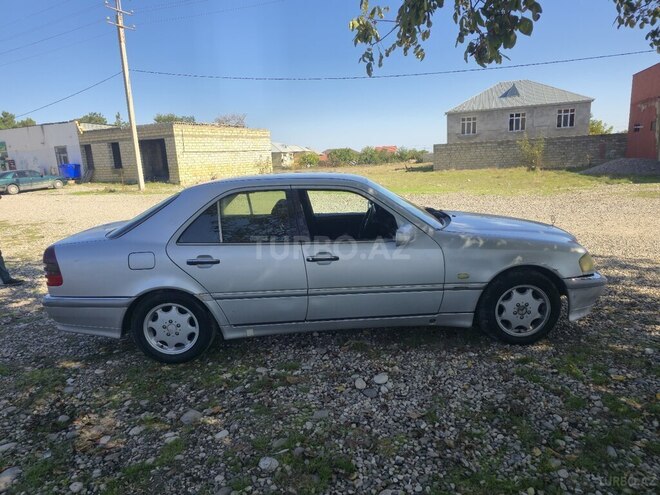 Mercedes C 240 1998, 345,000 km - 2.4 l - Quba