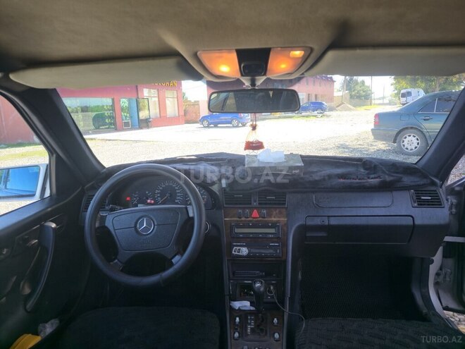 Mercedes C 240 1998, 345,000 km - 2.4 l - Quba