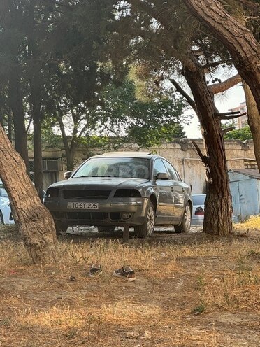 Volkswagen Passat 2003, 300,000 km - 1.8 л - Bakı