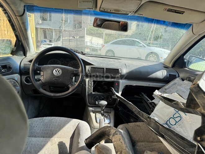 Volkswagen Passat 2003, 300,000 km - 1.8 л - Bakı