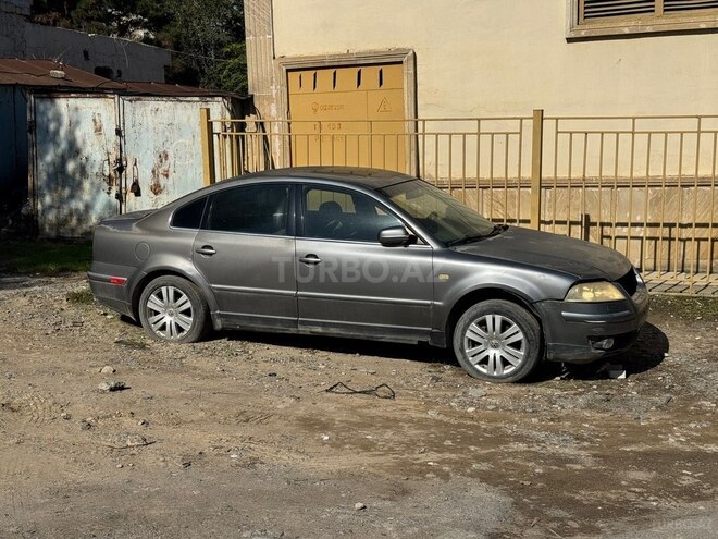 Volkswagen Passat 2003, 300,000 km - 1.8 л - Bakı