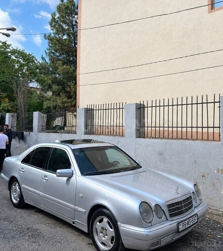 Mercedes E 230 1997, 325,000 km - 2.3 l - Bakı