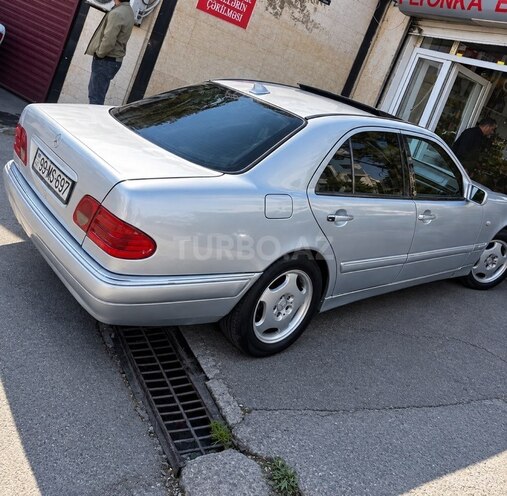 Mercedes E 230 1997, 325,000 km - 2.3 l - Bakı