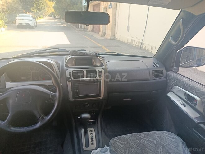 Mitsubishi Pajero io 2003, 330,000 km - 2.0 l - Bakı