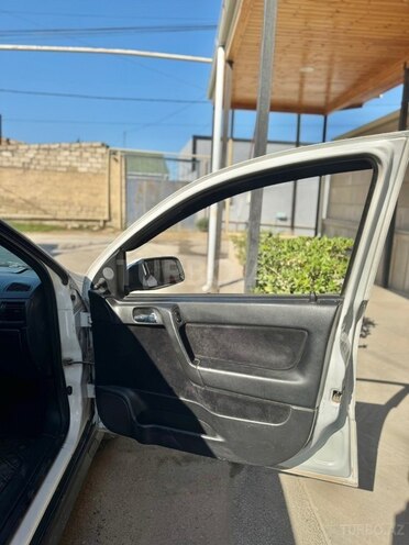 Opel Astra 1998, 300,000 km - 2.0 l - Bakı