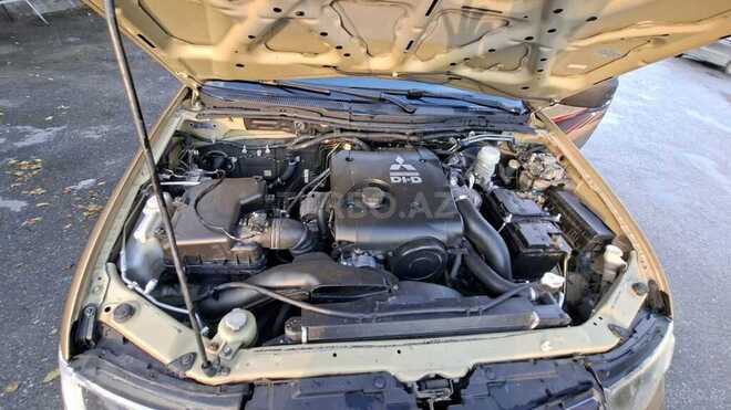 Mitsubishi L200 2011, 267,000 km - 2.5 л - Sumqayıt