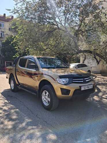 Mitsubishi L200 2011, 267,000 km - 2.5 л - Sumqayıt