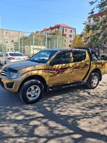 Mitsubishi L200 2011, 267,000 km - 2.5 л - Sumqayıt