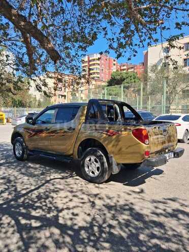 Mitsubishi L200 2011, 267,000 km - 2.5 л - Sumqayıt