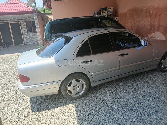 Mercedes E 220 1996, 350,000 km - 2.2 л - Ağstafa