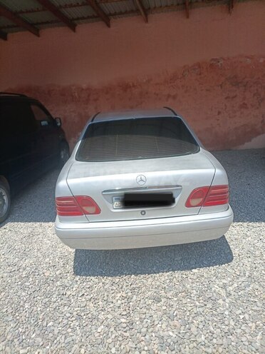 Mercedes E 220 1996, 350,000 km - 2.2 л - Ağstafa
