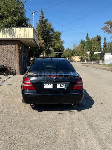 Mercedes E 240 2002, 330,000 km - 2.6 l - Saatlı