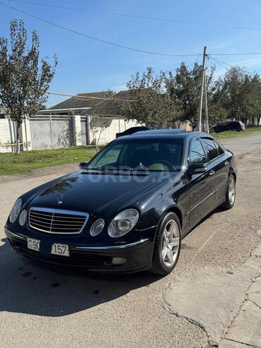 Mercedes E 240 2002, 330,000 km - 2.6 l - Saatlı