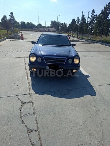 Mercedes E 220 1999, 453,268 km - 2.2 l - Bakı