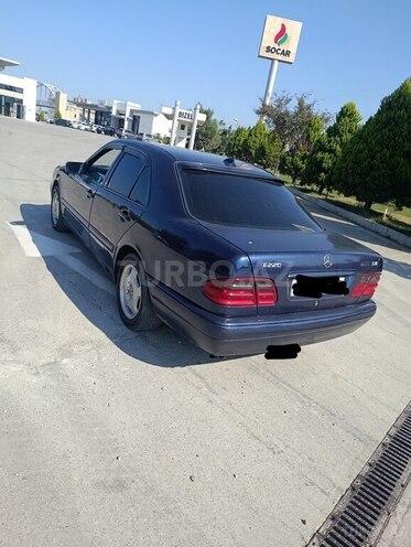 Mercedes E 220 1999, 453,268 km - 2.2 l - Bakı