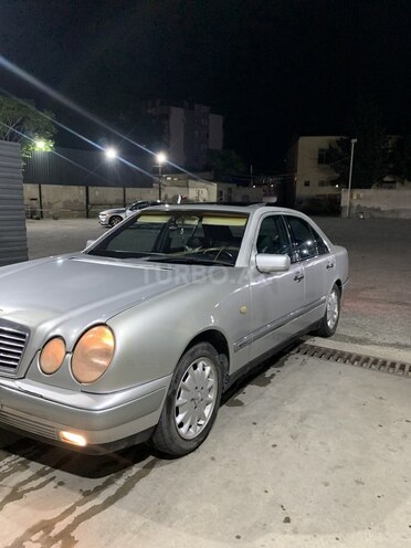 Mercedes E 230 1997, 430,000 km - 2.3 l - Bakı