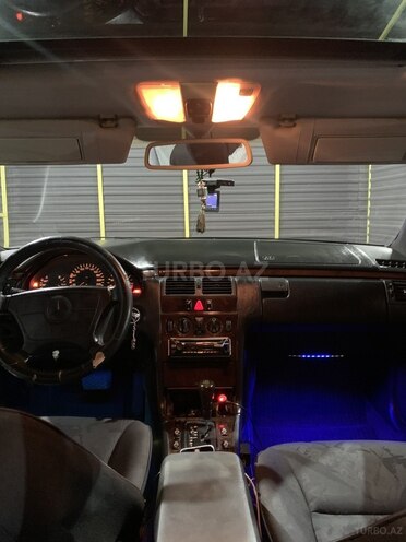 Mercedes E 230 1997, 430,000 km - 2.3 l - Bakı