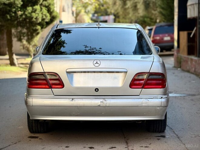Mercedes E 220 1999, 220,000 km - 2.2 l - Bakı