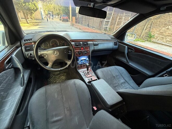 Mercedes E 220 1999, 220,000 km - 2.2 l - Bakı