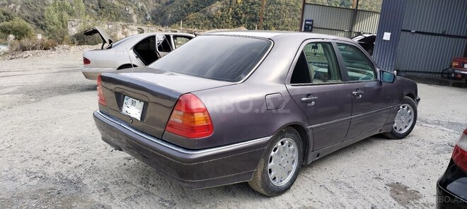 Mercedes C 280 1995, 530,000 km - 2.8 л - 