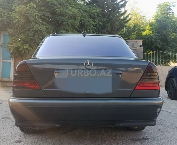 Mercedes C 220 1999, 223,500 km - 2.2 l - Bakı