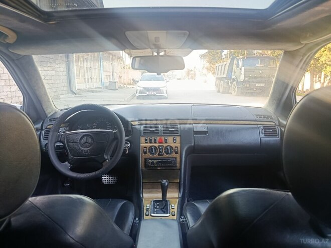 Mercedes E 230 1996, 326,000 km - 2.3 л - Bakı