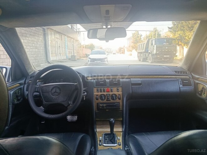 Mercedes E 230 1996, 326,000 km - 2.3 л - Bakı