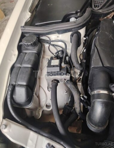 Mercedes E 220 2000, 280,523 km - 2.2 l - Bakı