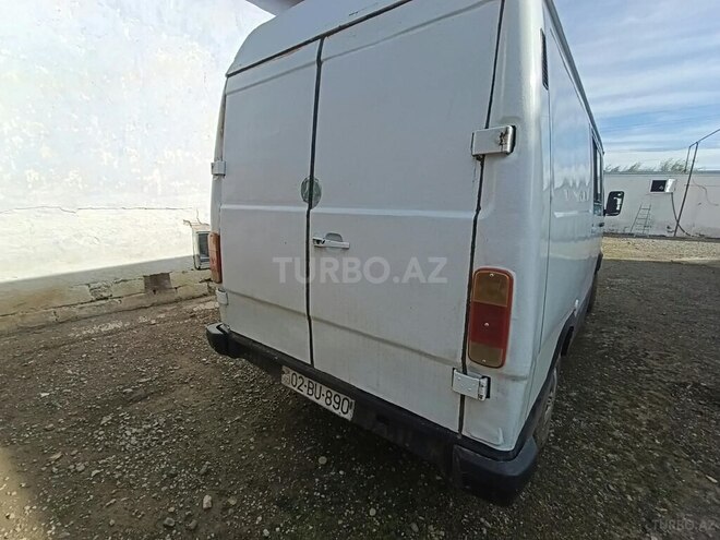 Mercedes 208 D 1994, 250,000 km - 2.5 l - Biləsuvar