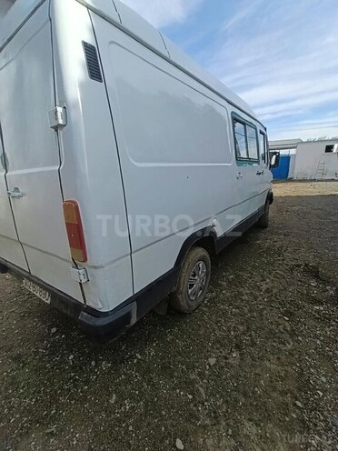 Mercedes 208 D 1994, 250,000 km - 2.5 l - Biləsuvar