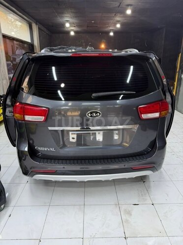 Kia Carnival 2017, 350,000 km - 2.2 l - Bakı