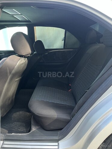 Mercedes E 200 1997, 260,000 km - 2.0 л - Bakı