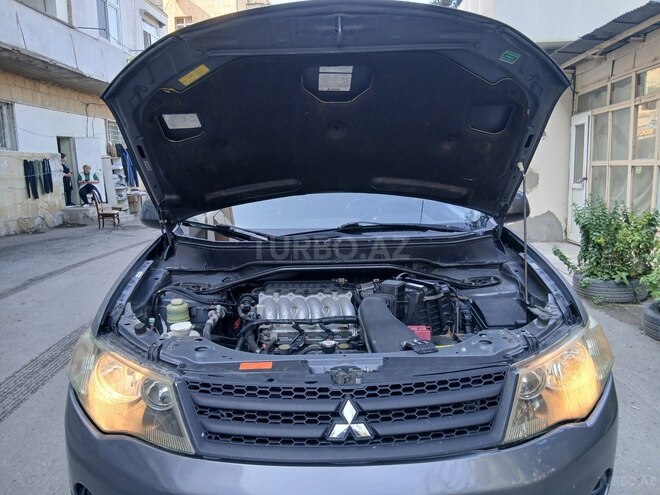 Mitsubishi Outlander 2007, 213,500 km - 3.0 l - Sumqayıt