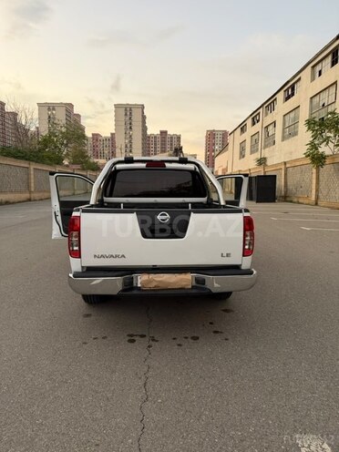 Nissan Navara 2014, 284,000 km - 2.5 l - Bakı