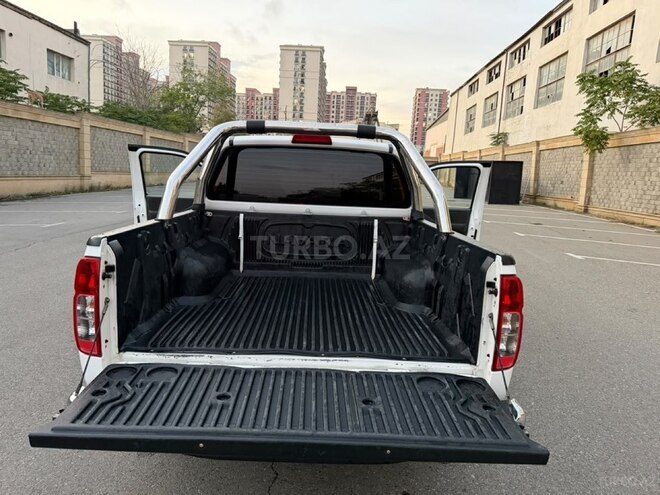 Nissan Navara 2014, 284,000 km - 2.5 l - Bakı