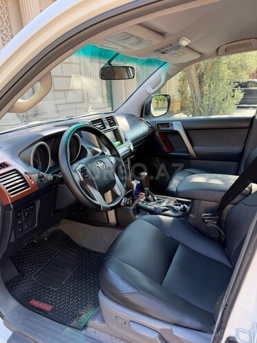 Toyota Land Cruiser Prado 2012, 422,000 km - 3.0 l - Bakı