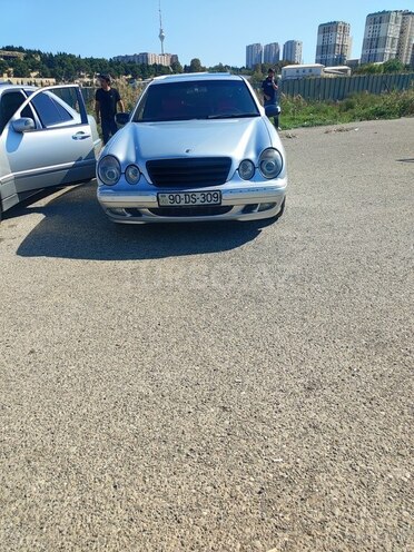 Mercedes E 320 2000, 333,600 km - 3.2 л - Bakı