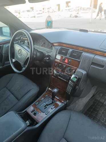 Mercedes E 240 1998, 300,250 km - 2.4 l - Bakı