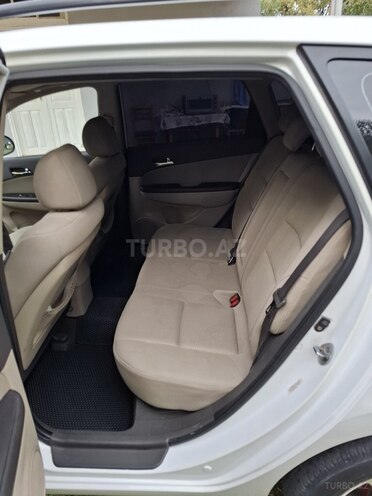 Hyundai i30 2009, 285,000 km - 2.0 л - Füzuli