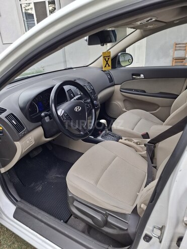 Hyundai i30 2009, 285,000 km - 2.0 л - Füzuli